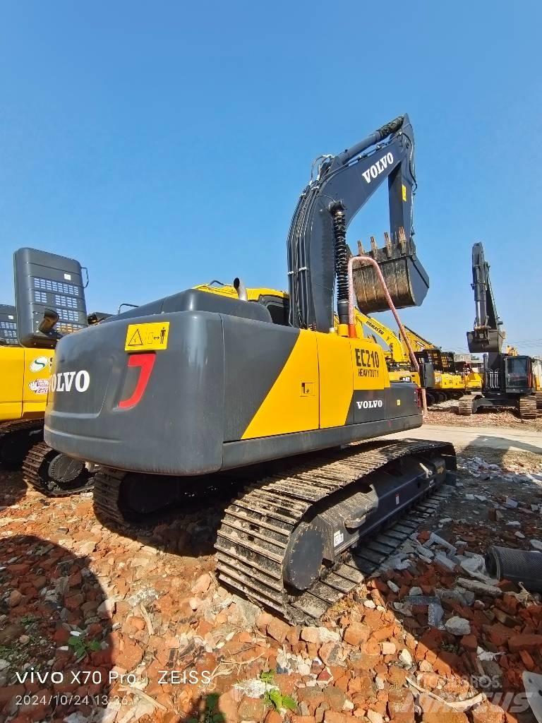 Volvo EC 210 Crawler excavators