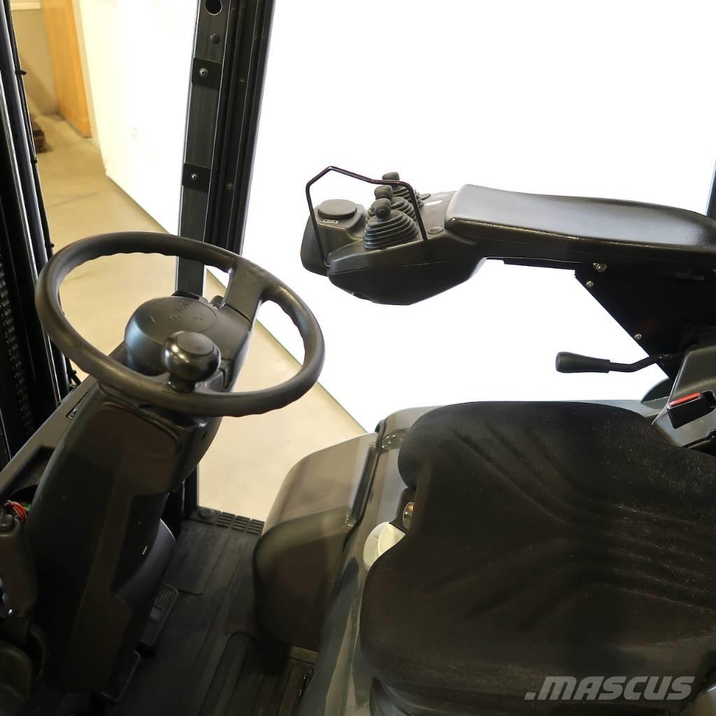 Toyota 7FBEST10 Electric forklift trucks