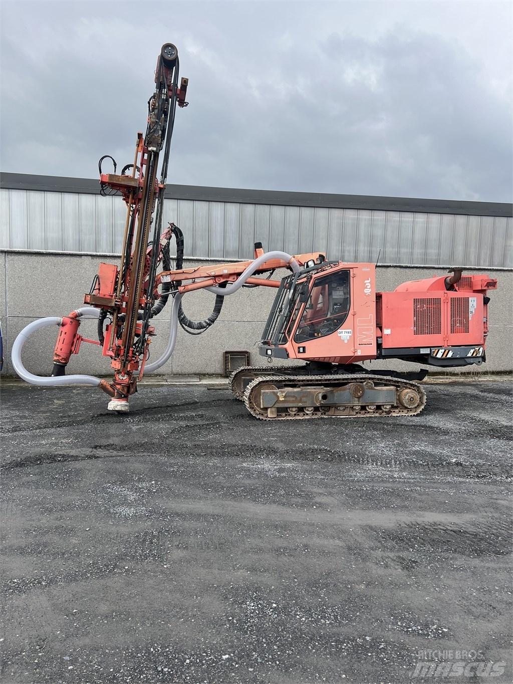 Sandvik DQ 500 Surface drill rigs