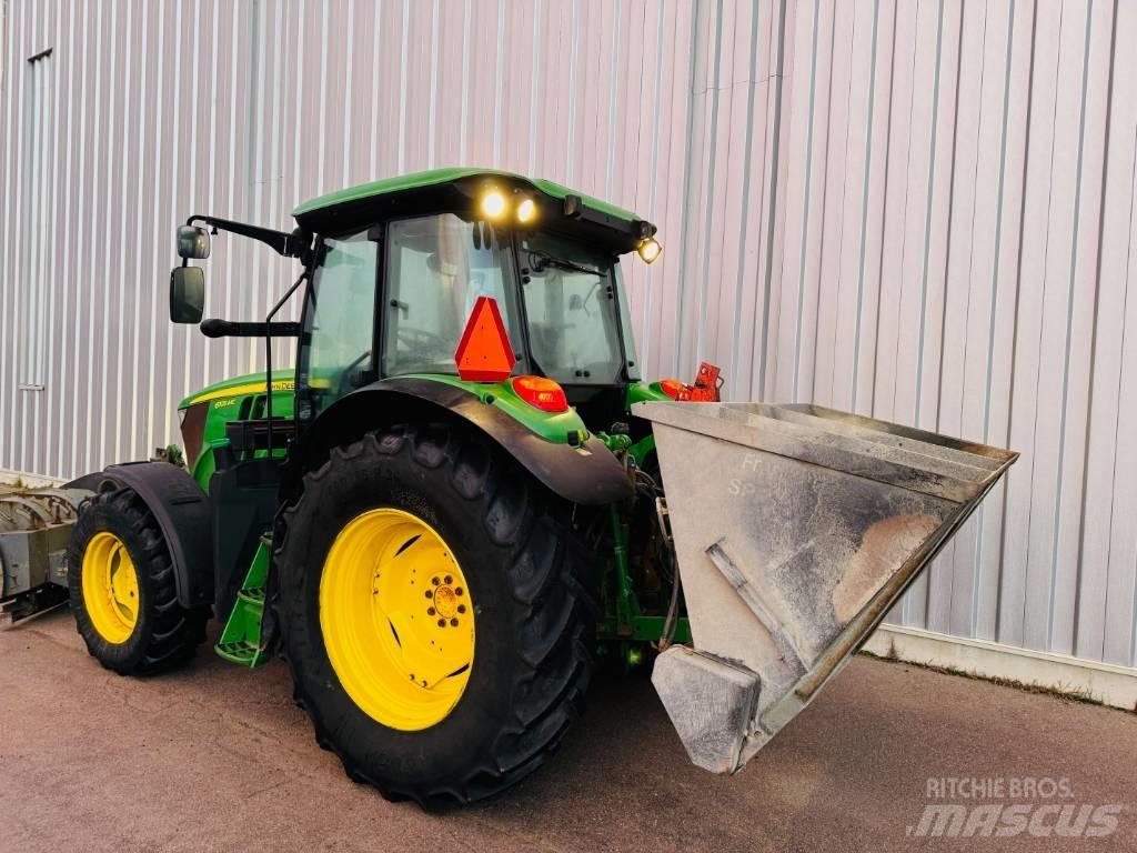 John Deere 6105 M Tractors