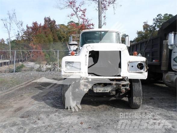 Mack RD600 Other
