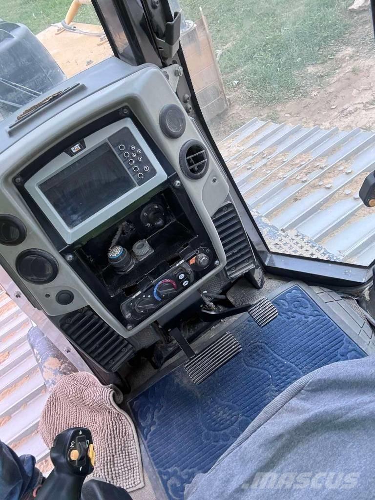 CAT D 6 N LGP Crawler dozers