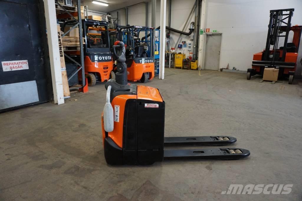 Toyota LPE220 Low lift with platform