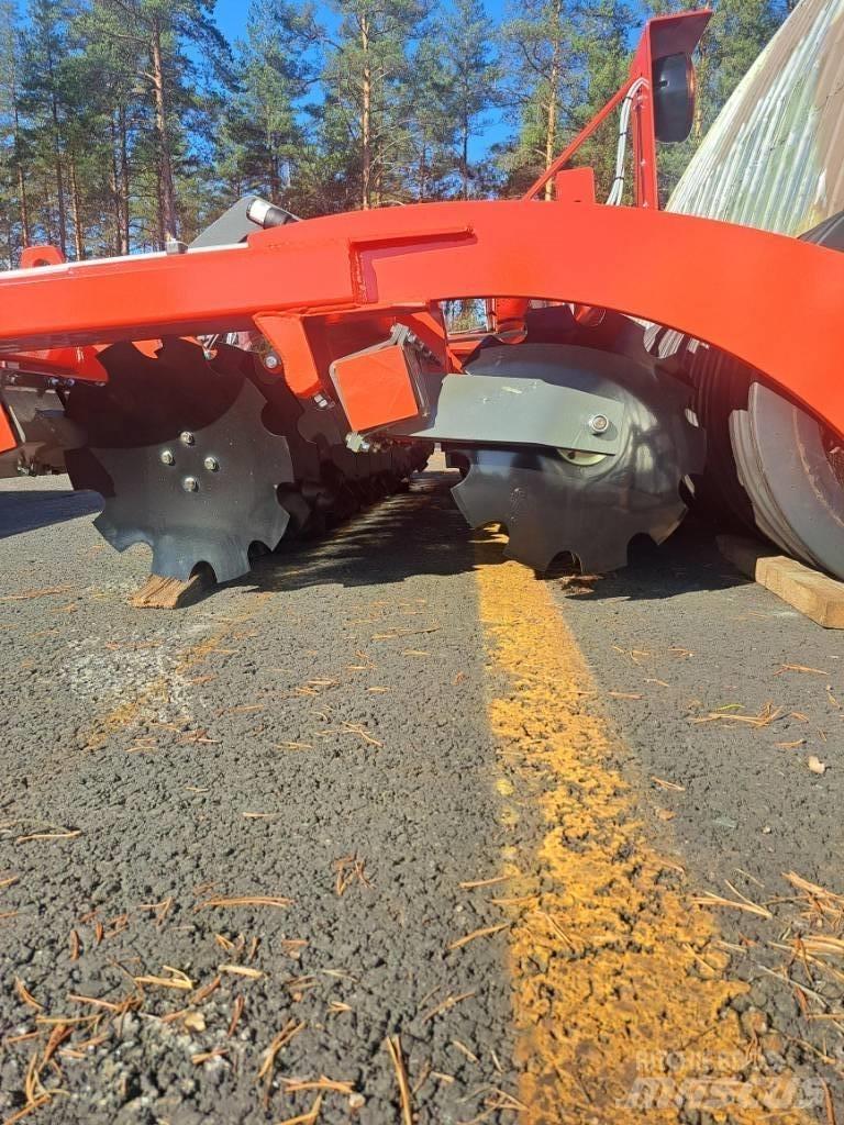 Tume D Harrow 400 Disc harrows