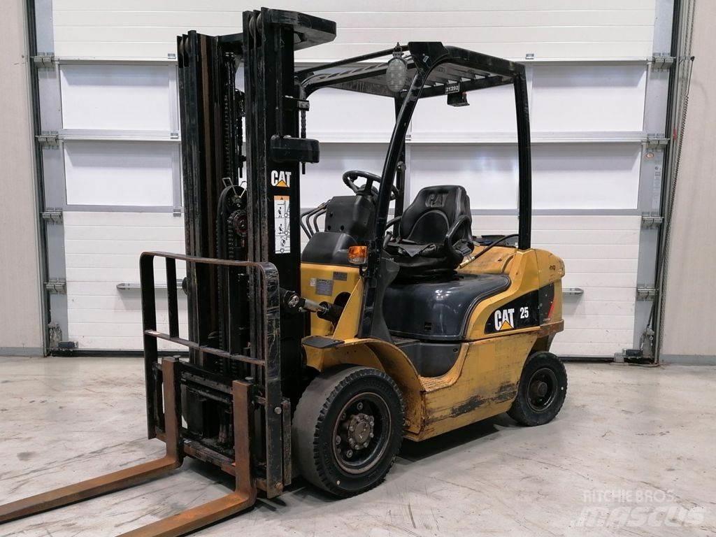 CAT GP25N LPG trucks