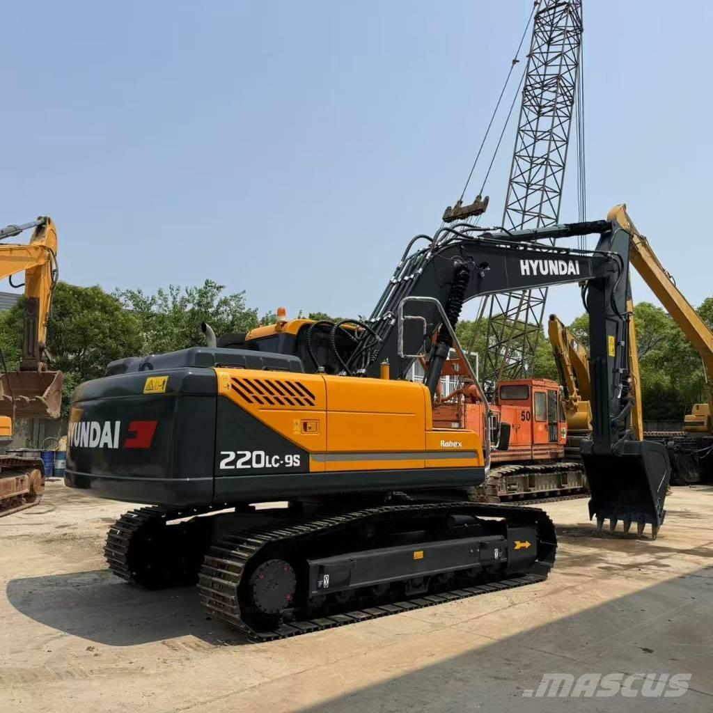 Hyundai R220LC-9S Mini excavators  7t - 12t