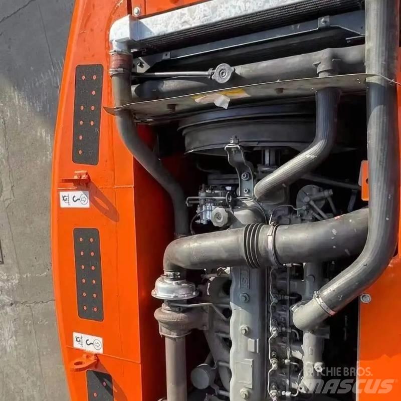 Hitachi ZX 200 Crawler excavators
