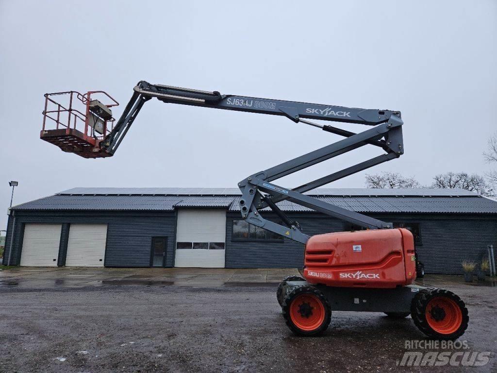 SkyJack SJ63AJ Articulated boom lifts