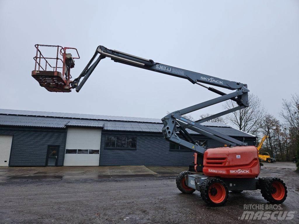 SkyJack SJ63AJ Articulated boom lifts