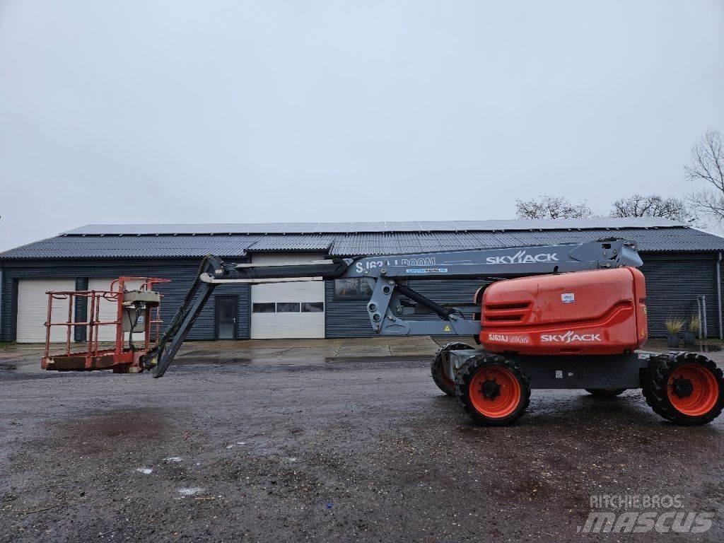 SkyJack SJ63AJ Articulated boom lifts