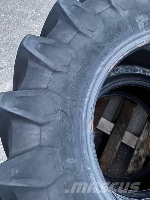  440/65R24 Däck, 2st Tyres, wheels and rims