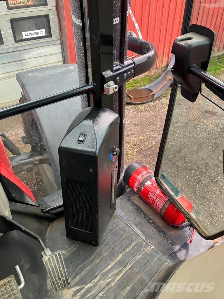 Massey Ferguson 7726 Tractors