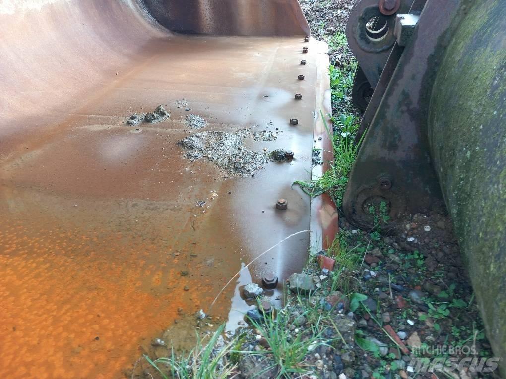 Komatsu WA500-7 Buckets