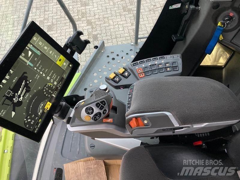 CLAAS LEXION 5400 Combine harvesters