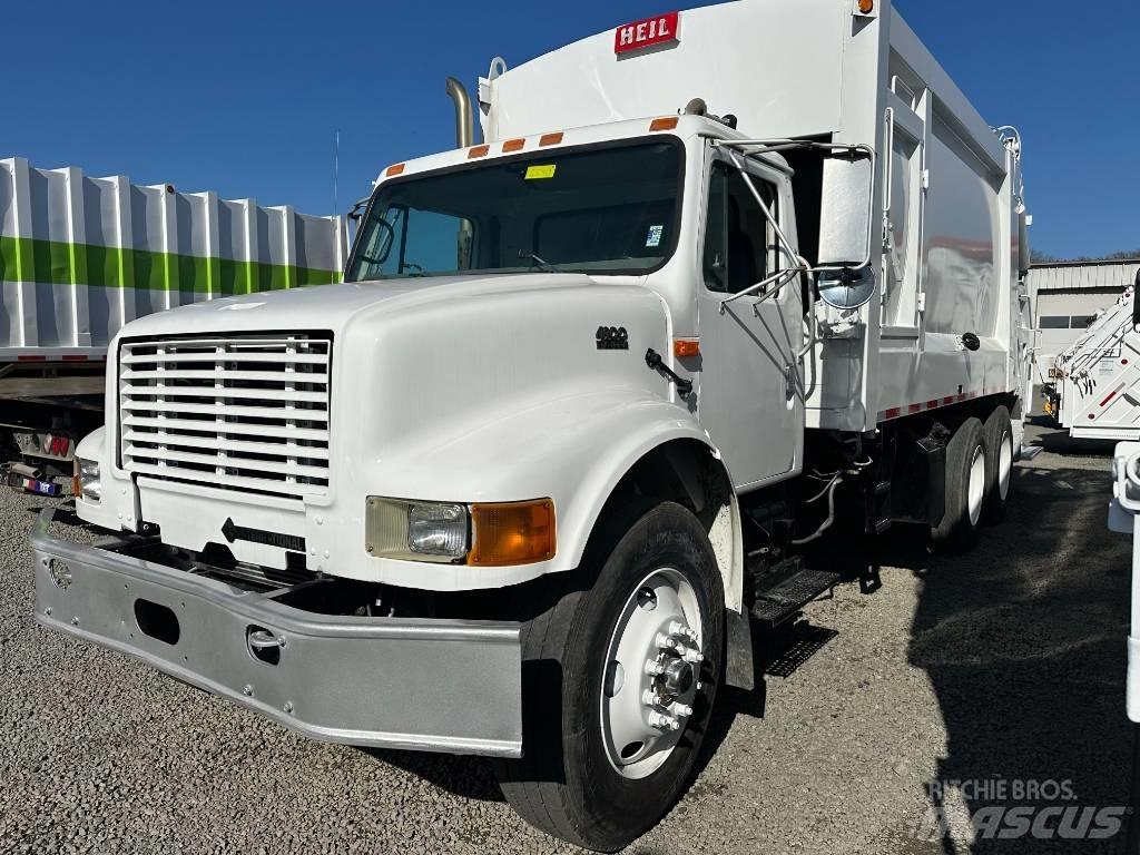 International 4900 Waste trucks