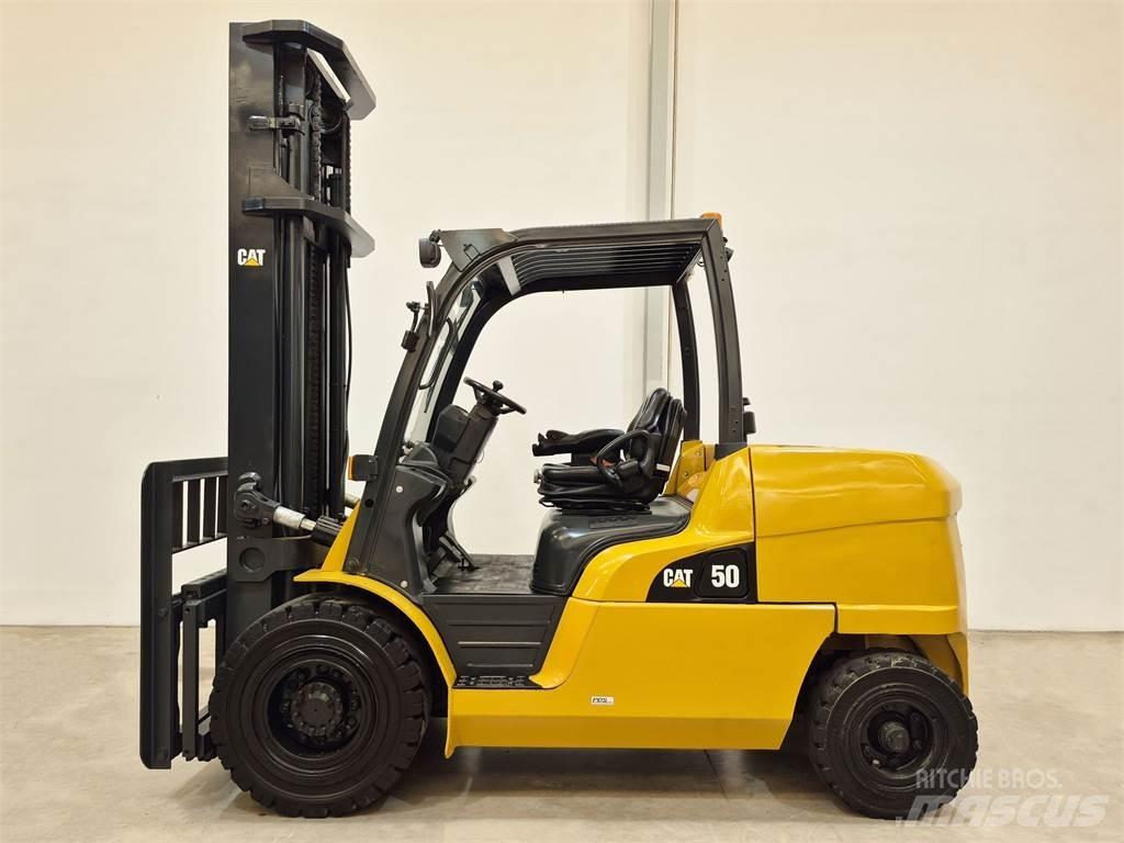 CAT DP50NB Diesel trucks