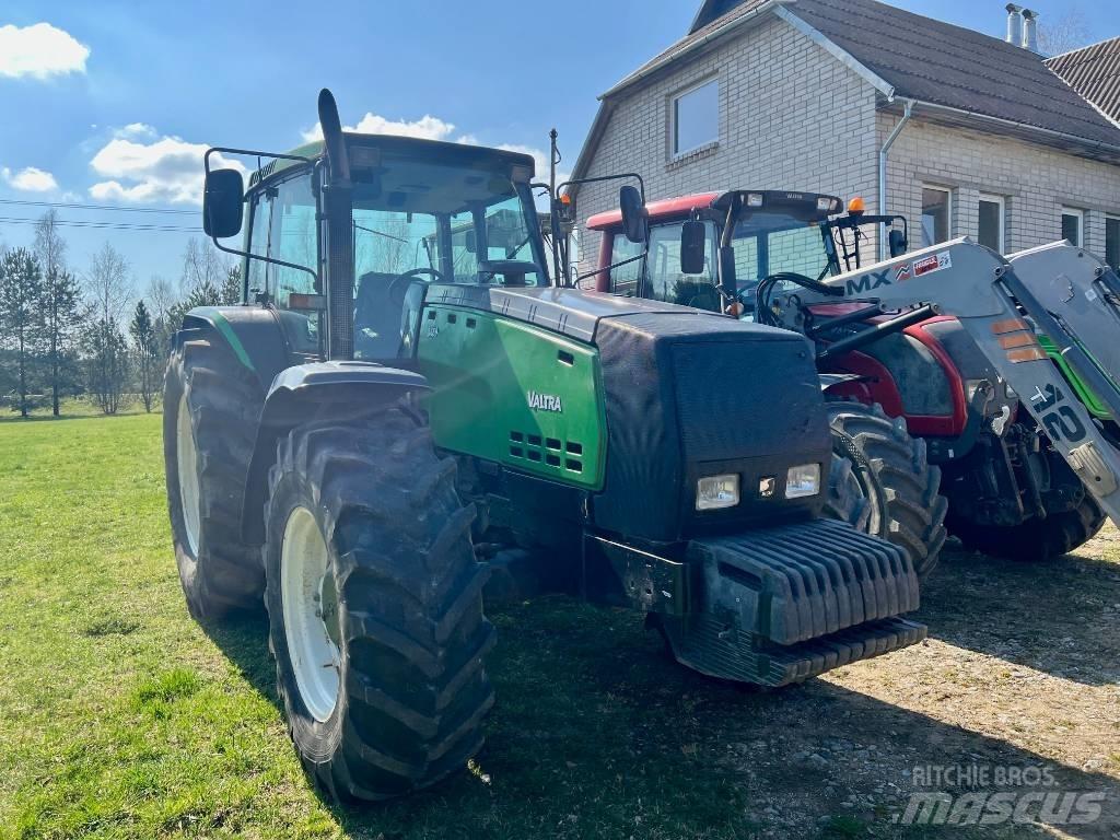 Valtra 8450 Tractors
