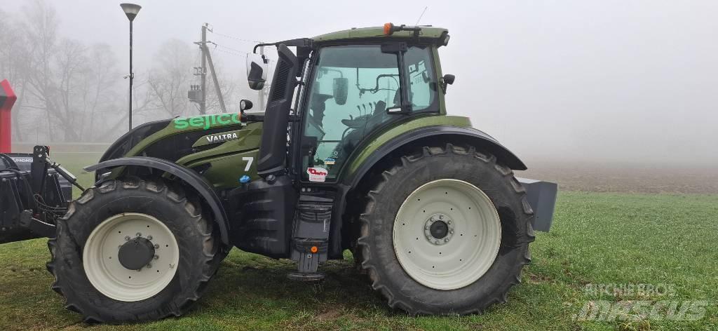 Valtra T235 active Tractors