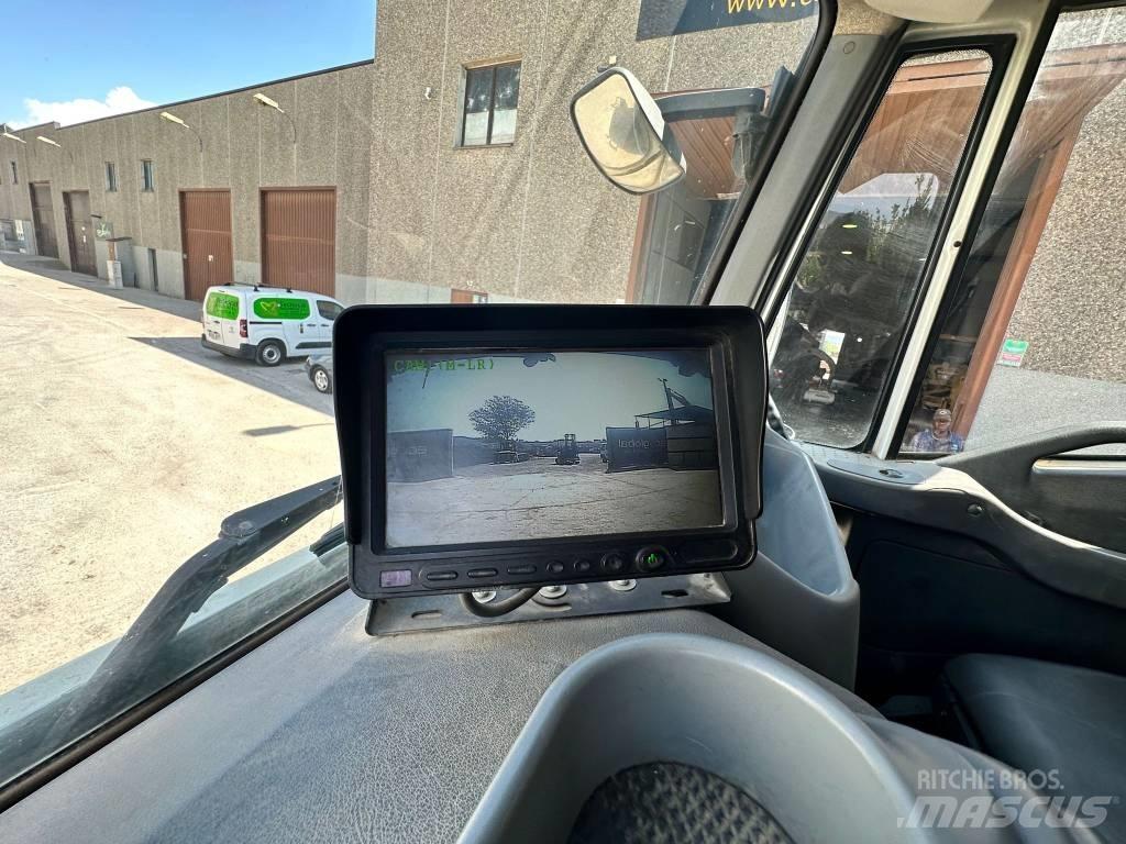 Iveco Trakker 410 Tipper trucks