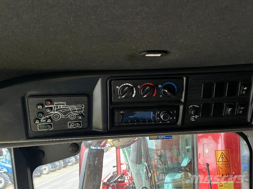 New Holland CX6.80 Combine harvesters