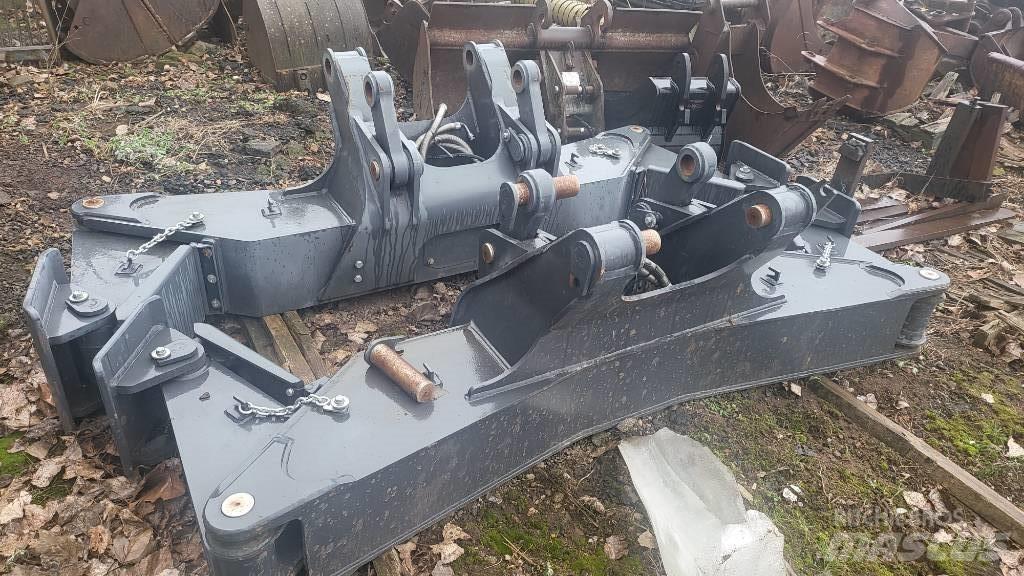 Doosan outdigger Chassis and suspension