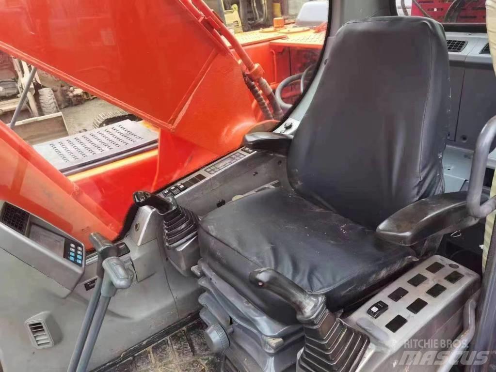 Doosan DX225LC Crawler excavators