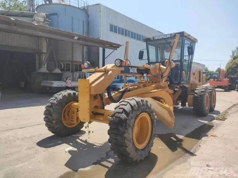 CAT 140K Graders