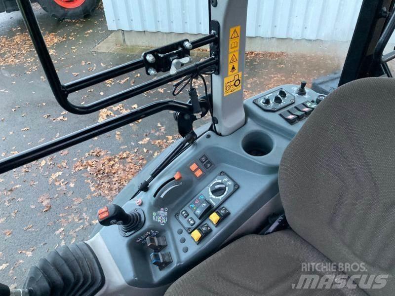 CLAAS NEXOS 240 S Tractors