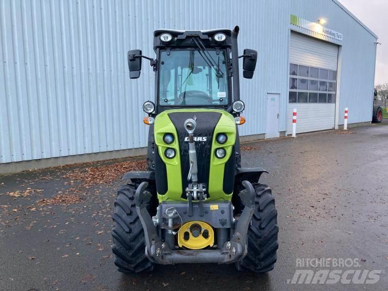 CLAAS NEXOS 240 S Tractors