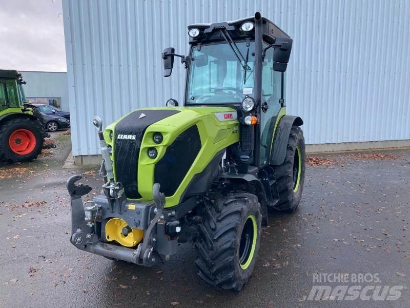 CLAAS NEXOS 240 S Tractors