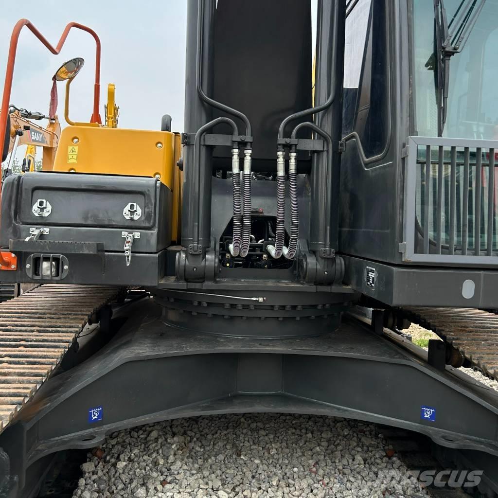 Volvo 240 Crawler excavators