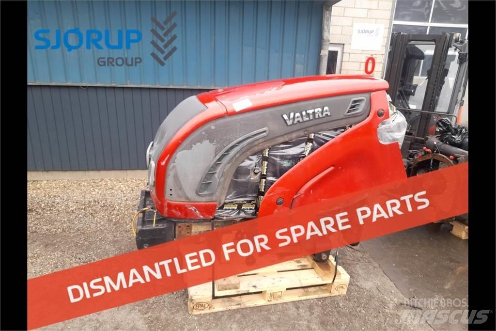 Valtra N142 Tractors