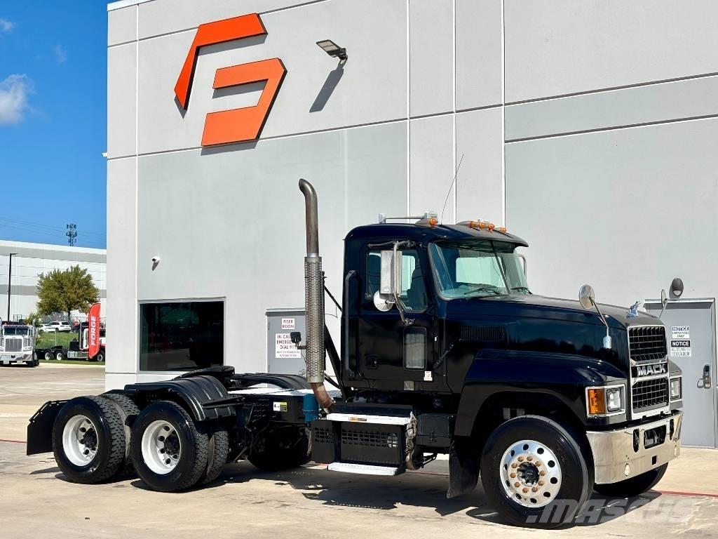 Mack Pinnacle Prime Movers