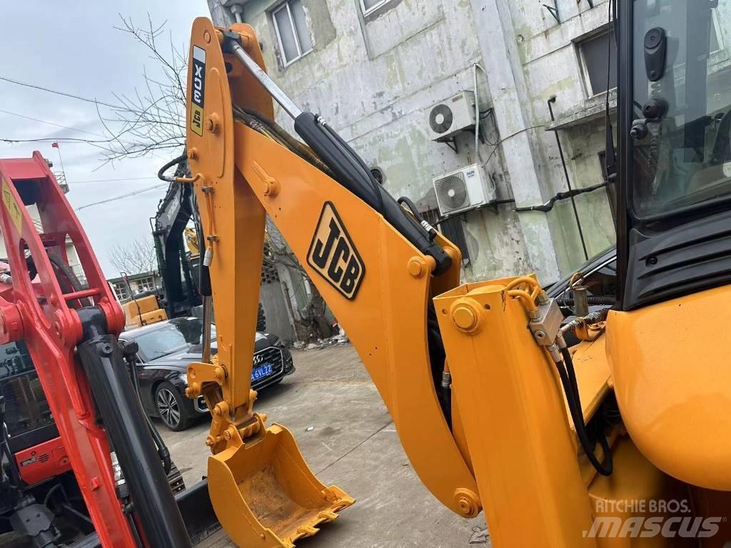 JCB 3 CX Backhoe