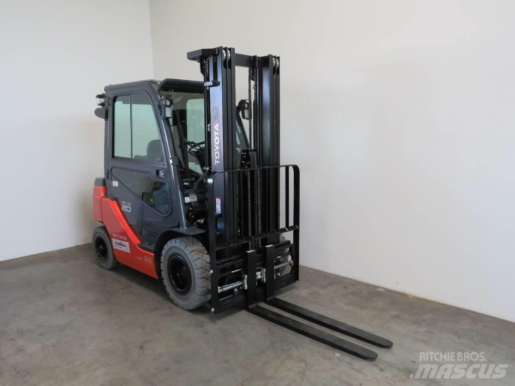 Toyota 8 FDF 20 Diesel trucks
