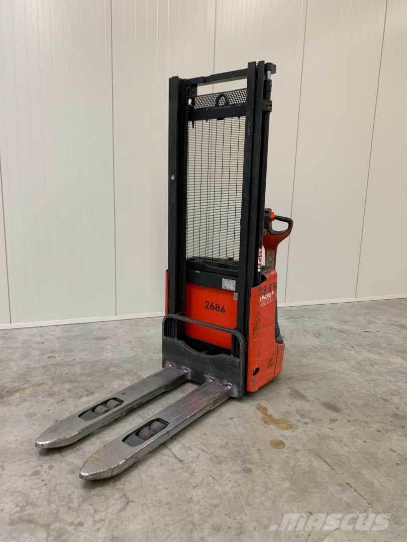 Linde L12 Pedestrian stacker