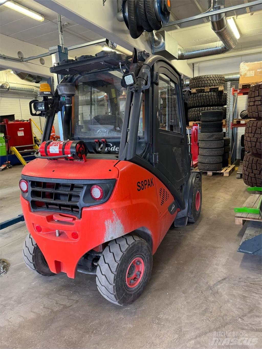 Linde H30D-02 Diesel trucks