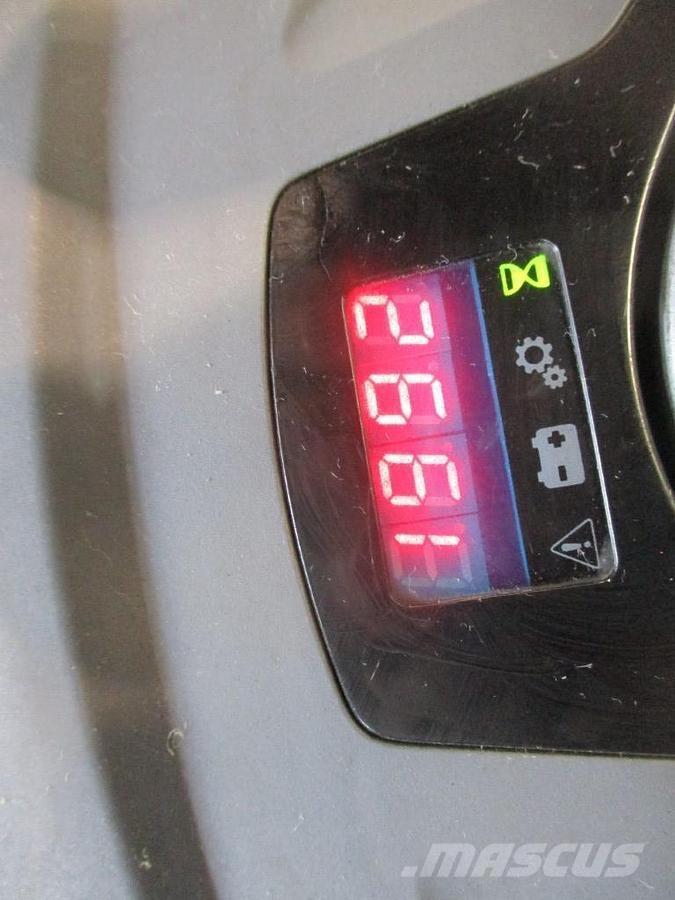 Toyota LPE200 Low lift with platform