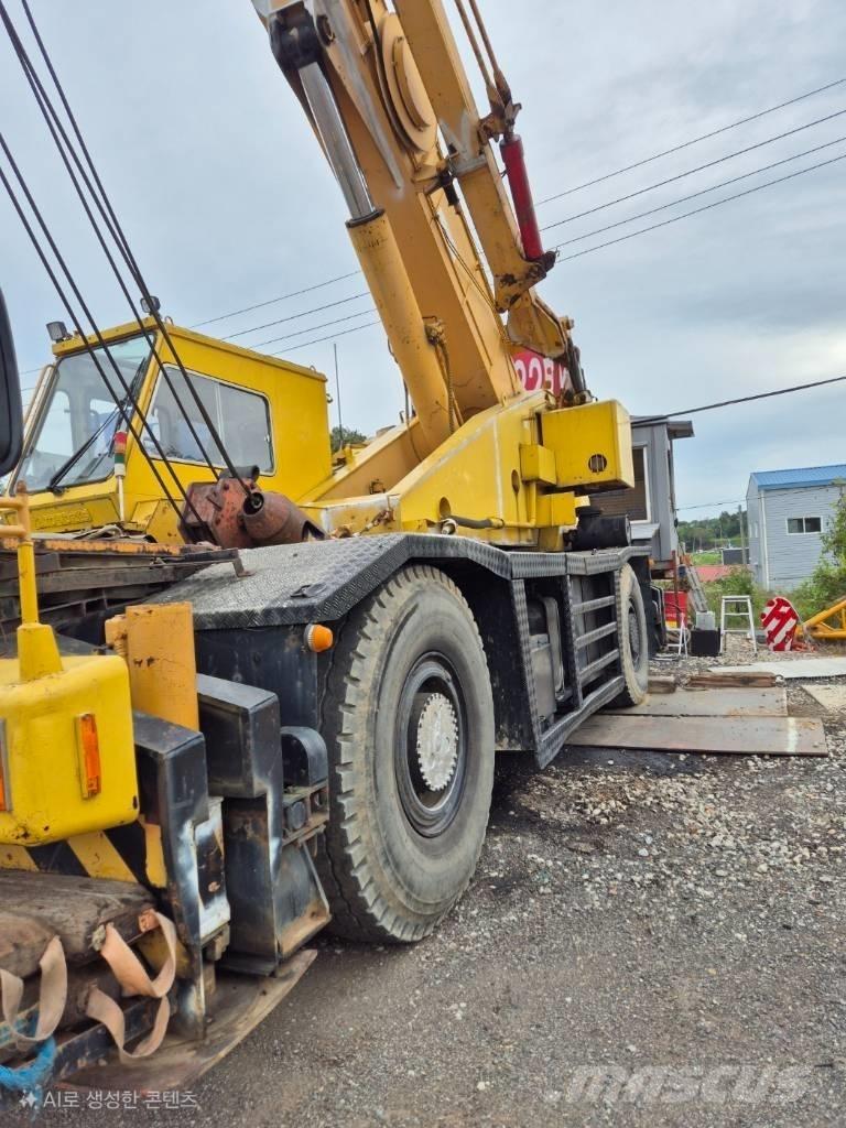 Kato SS 500S Rough terrain cranes