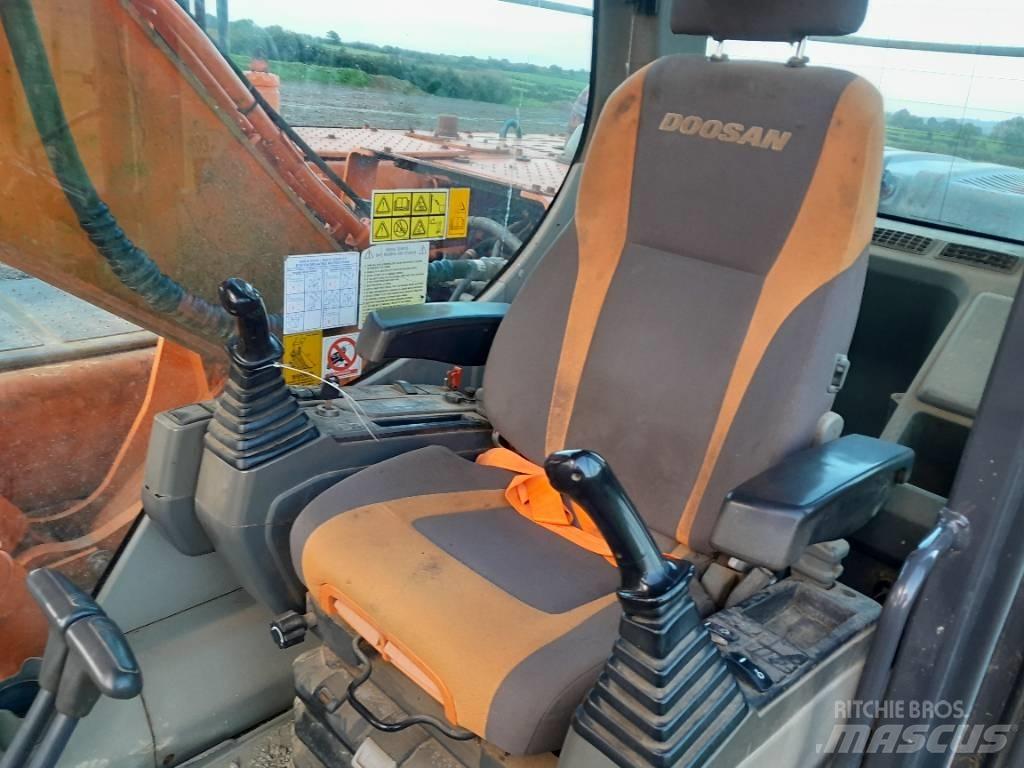 Doosan DX 225 Crawler excavators