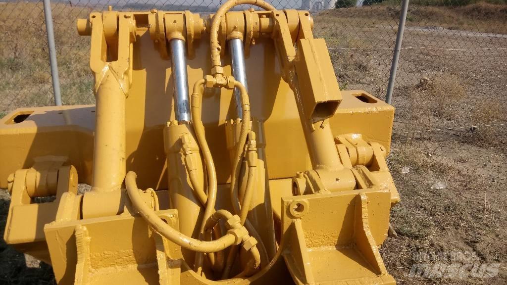 CAT D 6 Chassis and suspension
