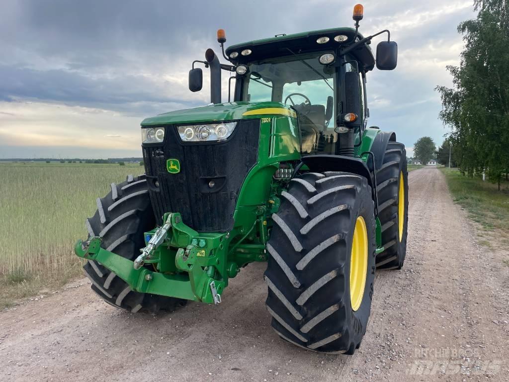 John Deere 7200 R Tractors