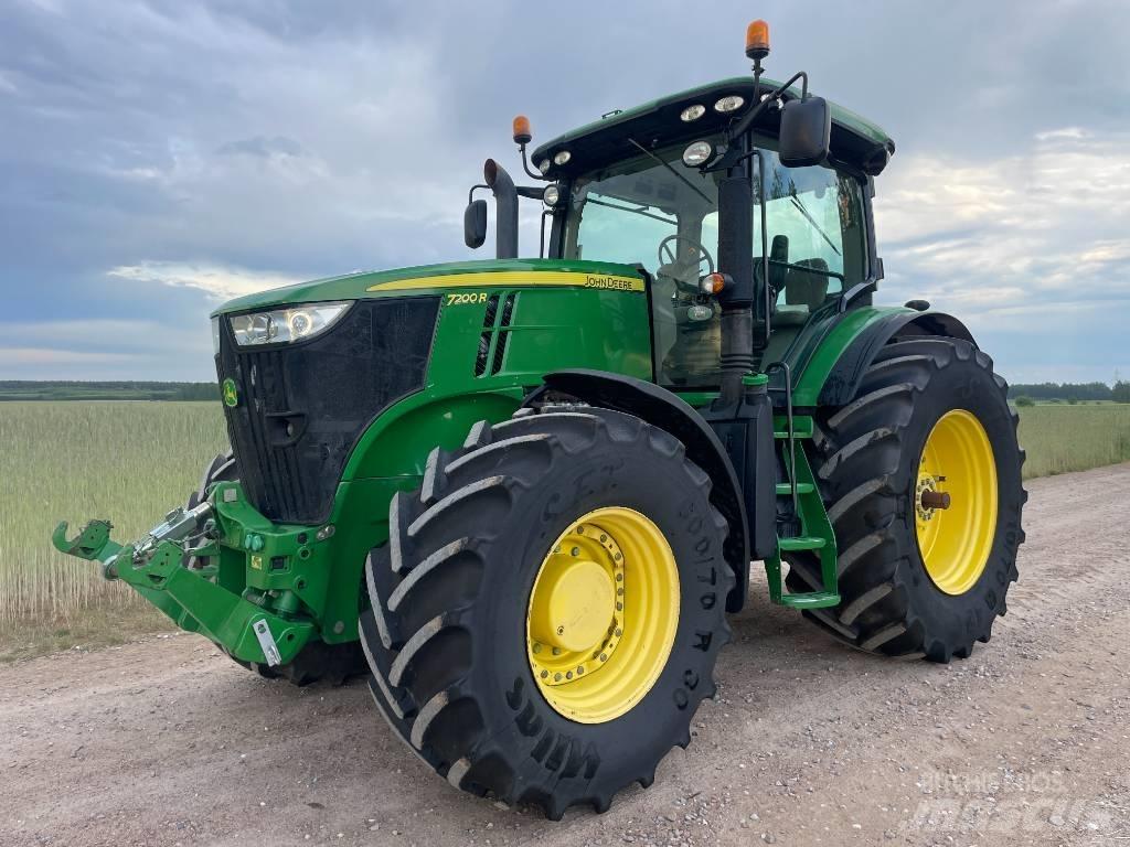 John Deere 7200 R Tractors