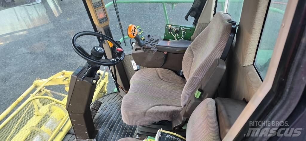 John Deere 7400 Forage harvesters