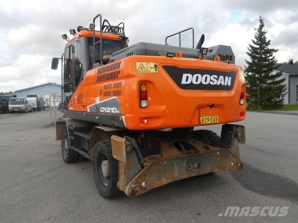 Doosan DX 210 WE Wheeled excavators