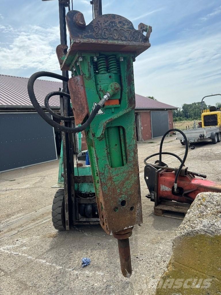 Montabert V 1200 BRH Hydraulic pile hammers