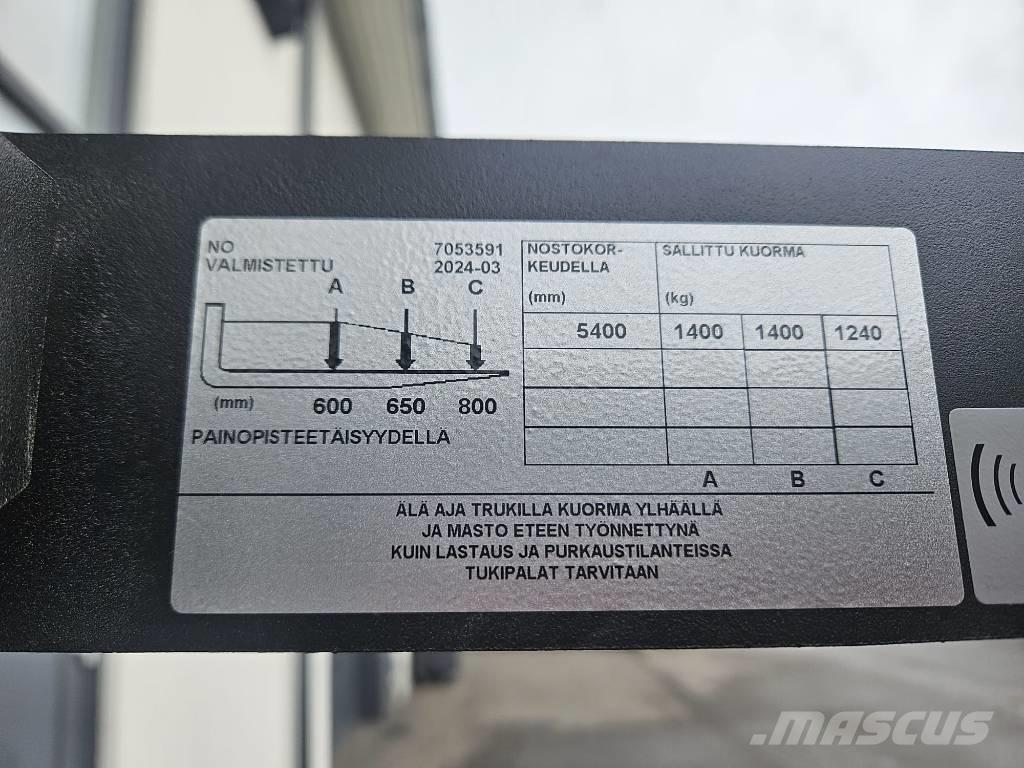 Toyota RRE 140 HE Reach truck