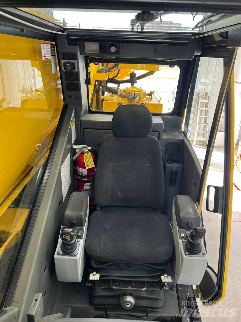 Grove GMK 5165 All terrain cranes