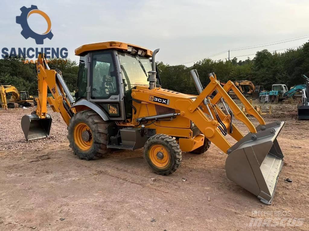 JCB 3CX Backhoe