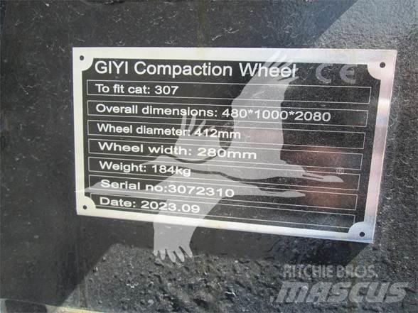  GIYI 307 Tyres, wheels and rims